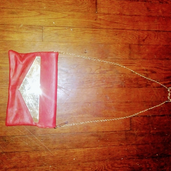 A clutch purse - Picture 1 of 1